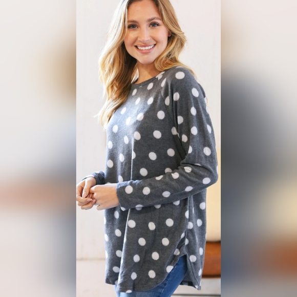 Charcoal Brushed Hacci Polkadot Top - Picture 3 of 4